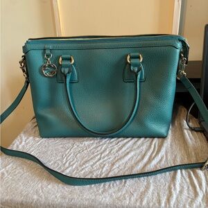 NWOT Gucci Interlocking G Textured Leather Handbag - Teal/Turquoise